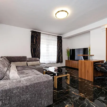 דירה Cozy In With House Sea View יסניצה