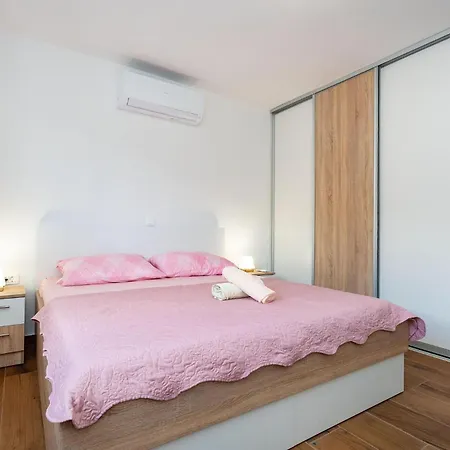 Apartamento Cozy In With House Sea View